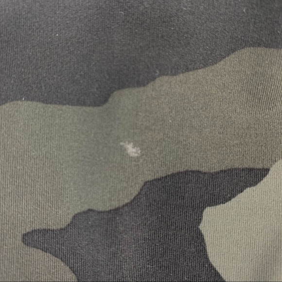 Athleta Ultimate Stash Pocket 7/8 Tight SP - Picture 9 of 9